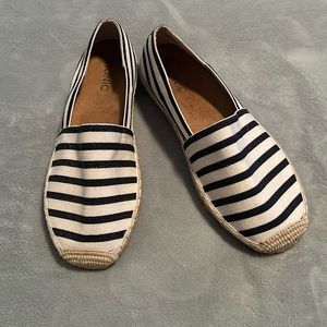 Almost New Vionic Flats